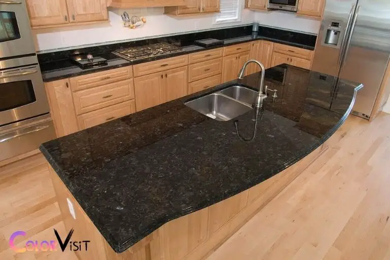 what color backsplash with black countertops