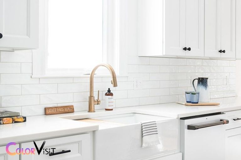 what color subway tile with white cabinets
