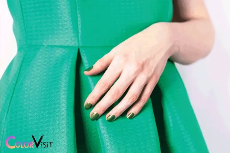 what color nails with green dress