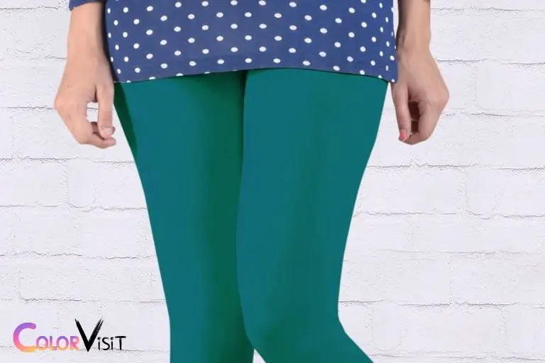 what color goes with green leggings