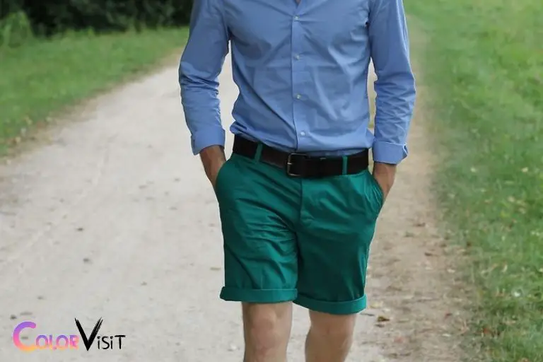 what color shorts go with a dark green shirt 1