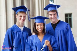 What Color Dress to Wear With a Blue Graduation Gown? White!