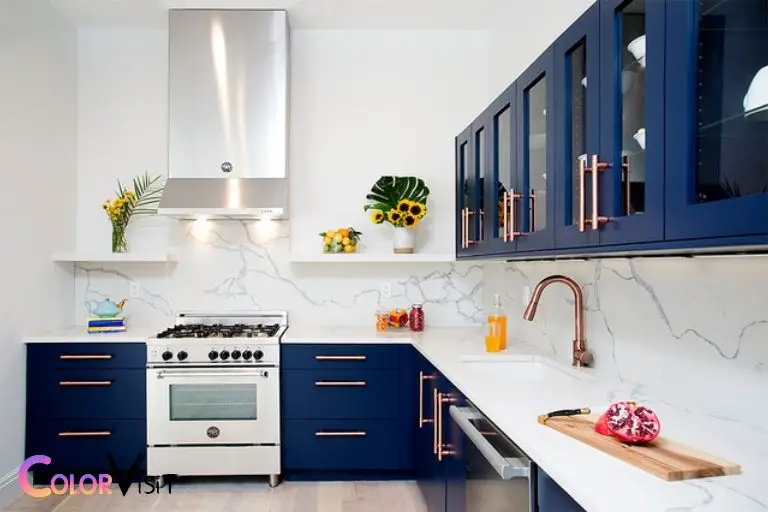 what color hardware for blue cabinets