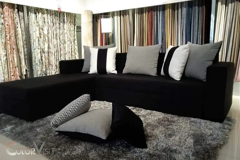 what color pillow for black couch
