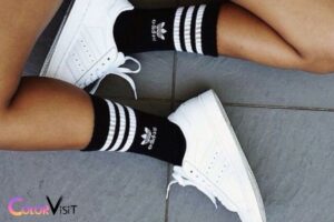 what color socks with white shoes